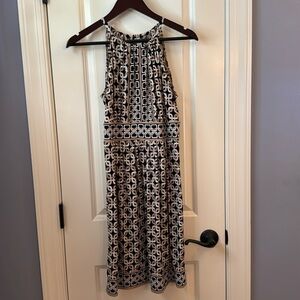 Chainlink patterned dress with keyhole top